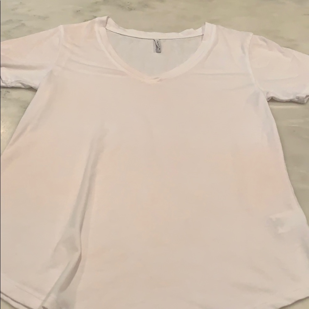 White Z Supply v neck t-shirt